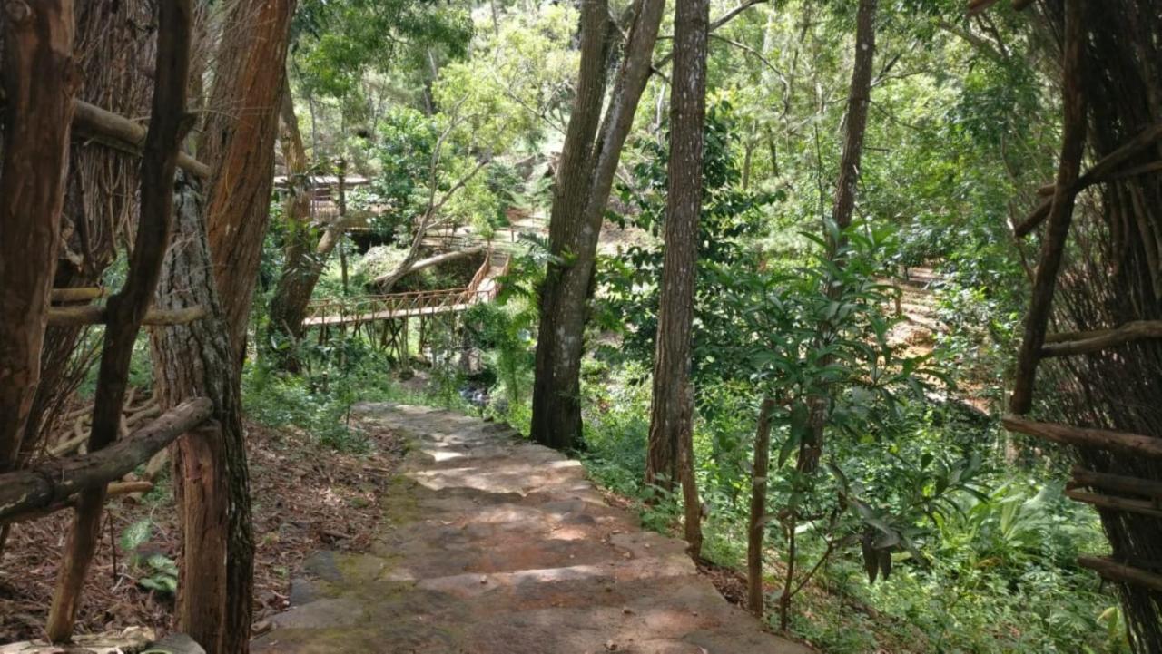 Seribu Batu Songgo Langit Resort & Camp Bantul Dış mekan fotoğraf