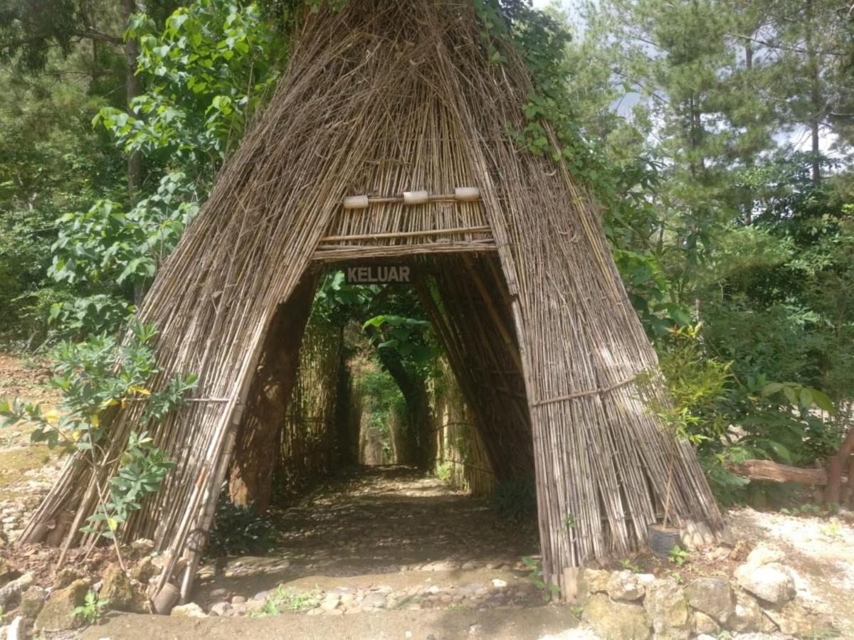 Seribu Batu Songgo Langit Resort & Camp Bantul Dış mekan fotoğraf