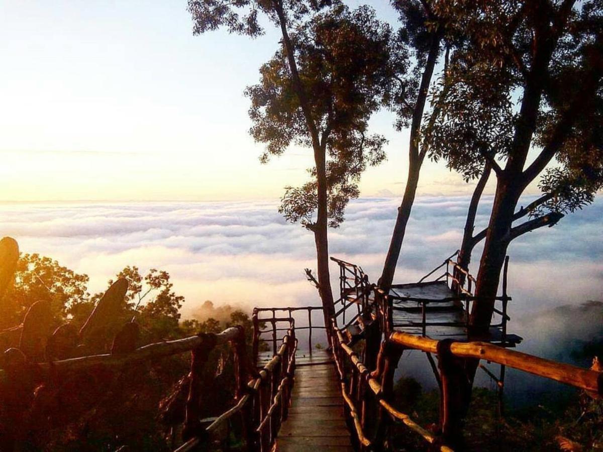 Seribu Batu Songgo Langit Resort & Camp Bantul Dış mekan fotoğraf