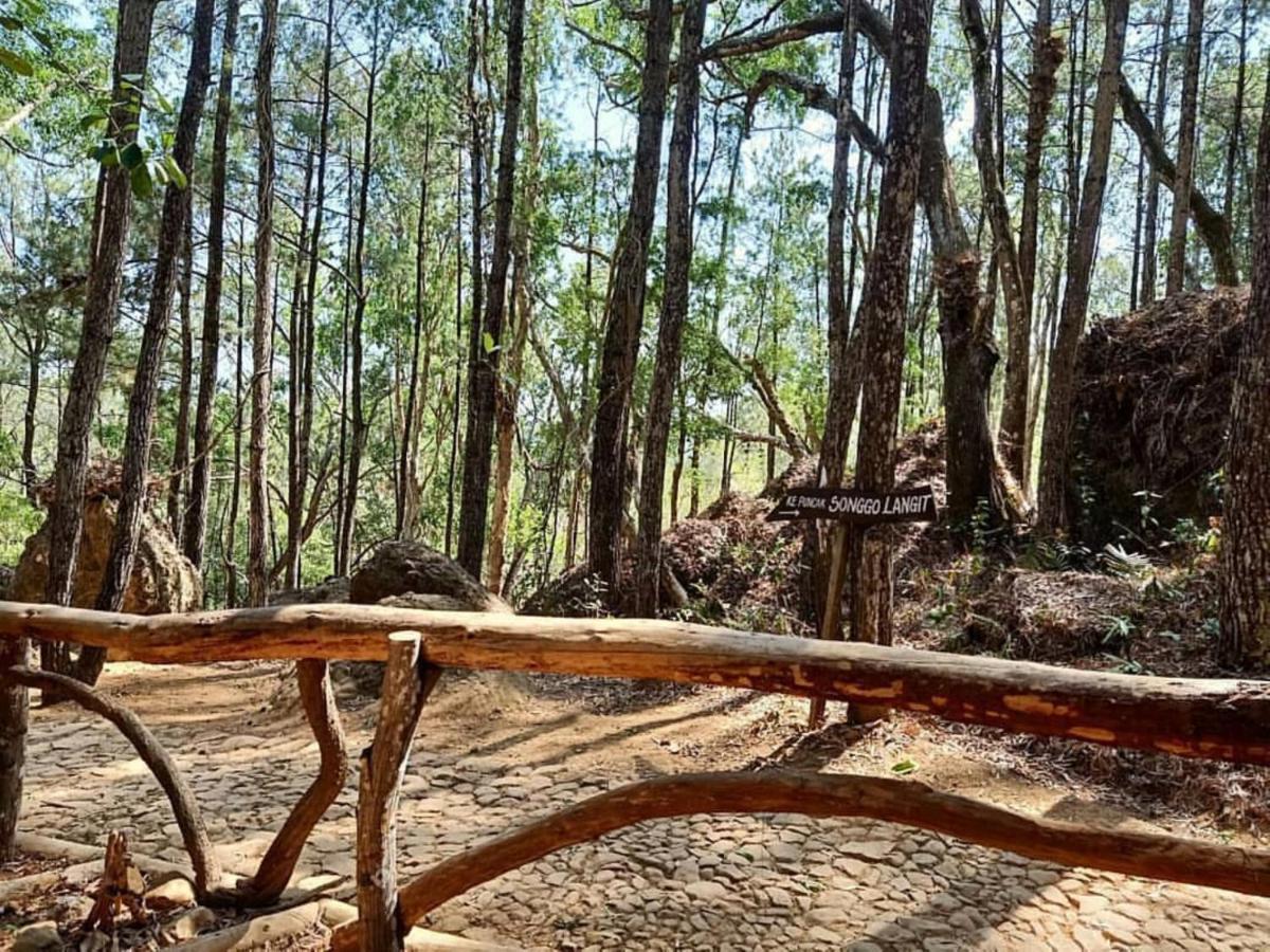 Seribu Batu Songgo Langit Resort & Camp Bantul Dış mekan fotoğraf